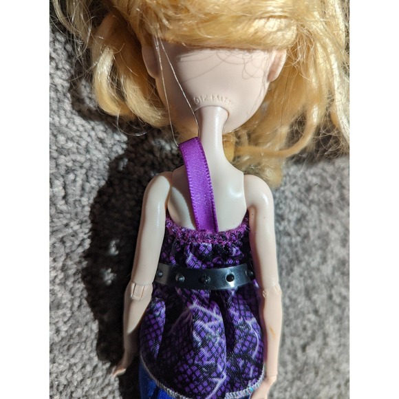 Mattel Ever After High Doll Blond Hair Blue Eyes - Picture 3 of 8
